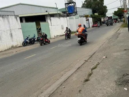 Bán nhà xưởng mặt tiền bình phú 811m