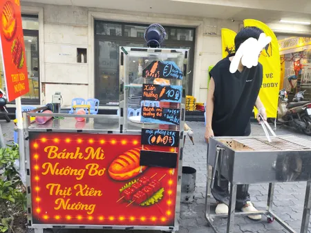 Pass lại toàn bộ xe bán Bánh mì bơ Cambodia và Xiên nướng