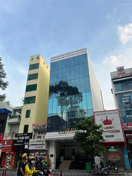 Gia đình tôi bán chia tài sản. nhà lê văn sỹ, p13, quận 3. dt 180m2 (9x20m) hầm 7 tầng. 43 tỷ