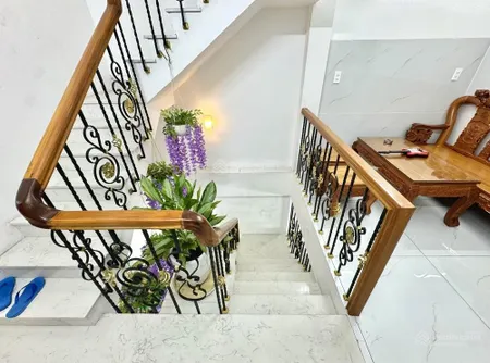 Nhà đẹp sau lưng mặt tiền lê văn việt, hiệp phú, q9, 3 tầng, 5pn giá 6.7 tỷ