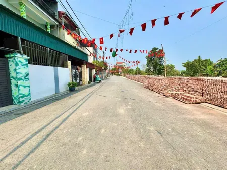 Cần bán lô đất 69.2m2 thôn đông việt hùng