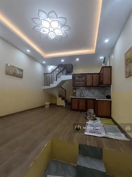 Cần bán gấp nhỉnh 5 tỷ 32m2 hoàng hoa thám gần ngõ ô tô sổ đỏ đẹp, giao dịch ngay