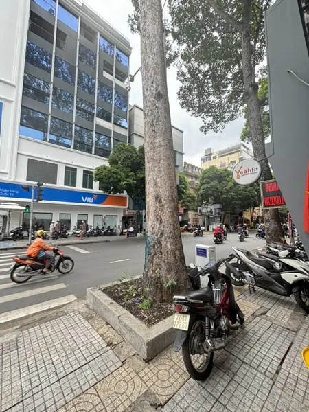 Nhà Góc 2 Mặt Tiền - 3 Tầng, Đường 20m , giá 32 tỷ - Phường 3 , Quận 3.