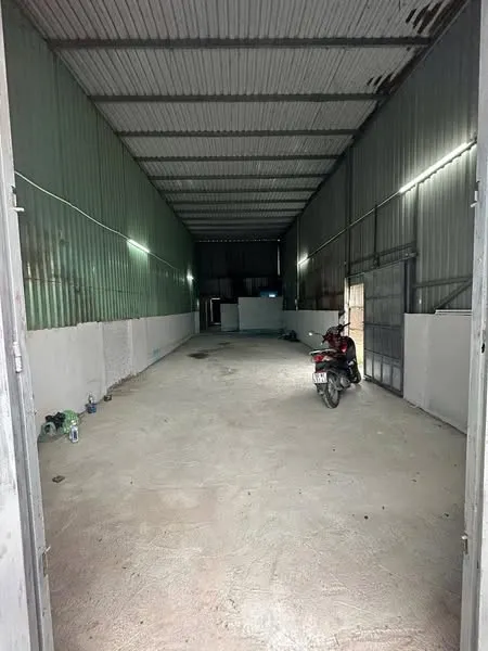 Cho thuê đất nhà xưởng Công nghệ mới Tân Vĩnh Lộc( Vĩnh Lộc B) 326m2( ngang 9m) Điện 3 fa 10tr.