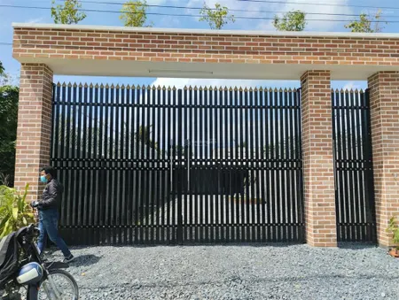 Cần bán gấp nhà và kho xưởng đã xây dựng hết 80% diện tích đất