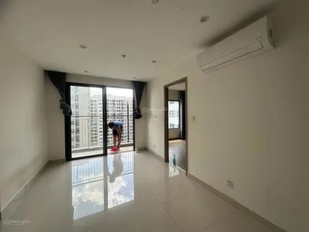 Bán lỗ căn 2pn2wc 59m2 tòa s801 tầng trung view hồ bơi, đã có sổ sẵn giá 2 tỷ 980 triệu bao hết