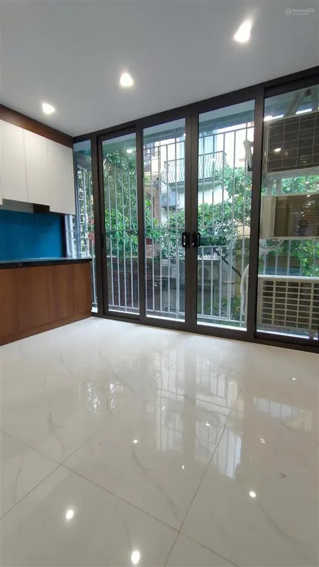 Bán chung cư đầm trấu bạch đằng, 63m2 x 2 ngủ, đẹp thoáng ở ngay, ô tô đỗ. giá 3,95 tỷ