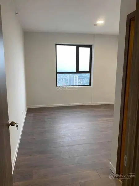 Bán gấp trong tháng căn 2pn 2wc view đông bắc giá 2 ỷ850 triệu đúng giá đúng căn tại opal boulevard