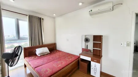 Bán căn hộ chung cư bàu cát 2, 58m2, 2pn, 2wc, 2.35 tỷ, có sổ hồng