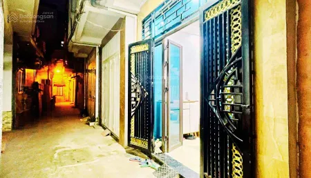 Chính chủ bán gấp nhà tại dịch vọng cầu giấy 4t 35 m2 4pn 3wc 8.35 tỷ kd sầm uấtsổ đỏ chính chủ