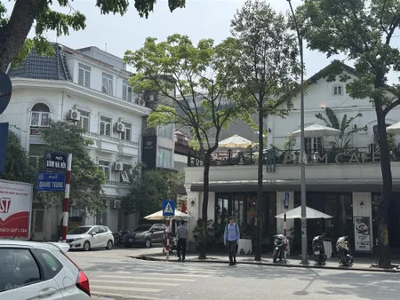 (chính chủ) bán nhà phố hạ hồi, hoàn kiếm, diện tích 169m2 6 tầng giá 82 tỷ