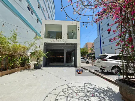 Bán căn góc 2 mt phó đức chính, ngang 8m, thích hợp đầu tư, kinh doanh khách sạn, cách biển 200m