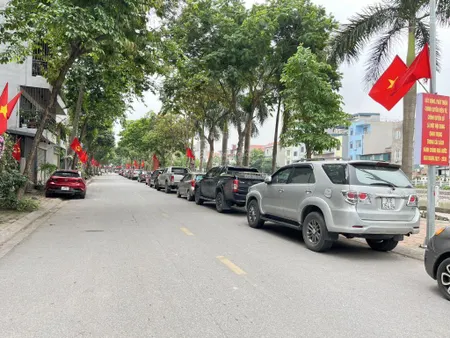 Bán đất tái định cư giang biên, mảnh đất xinh vừa tiền vỉa hè đá bóng lô góc cực thoáng