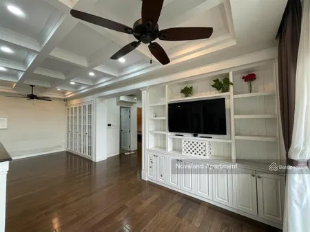 Bán gấp căn góc, 112m2, 3 phòng ngủ, view công viên c/c garden gate, novaland phú nhuận