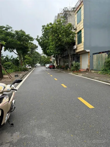 Bán đất tái định cư giang biên, 40m2 mặt đường to, view cánh đồng thoáng mát