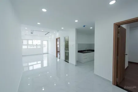 Bán gấp căn hộ cc ngay tthc bình chánh, giá chỉ 1.8 tỷ. thanh toán trước 180 triệu
