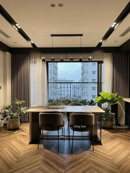 Nhà tôi chuyển xuống nhà đất cần bán căn hộ gd đang ở 124m2 hướng mát view đẹp ,sẵn sổ đỏ,thiện trí