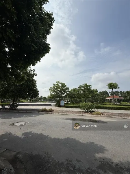 Bán đất ngõ ô tô, cạnh công viên cự khối 40m2, mặt tiền 4.5m, giá 6 tỷ