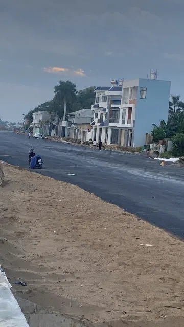 Bán mặt tiền view sông  Bờ Kè phường bửu Long