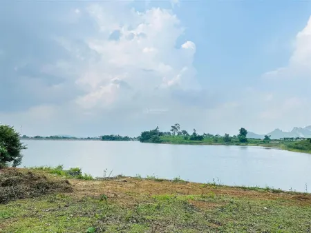 Siêu phẩm nghỉ dưỡng bám hồ tay chạm nước, vị trí trục chính hồ đồng chanh giá hơn 7tr thôi ạ