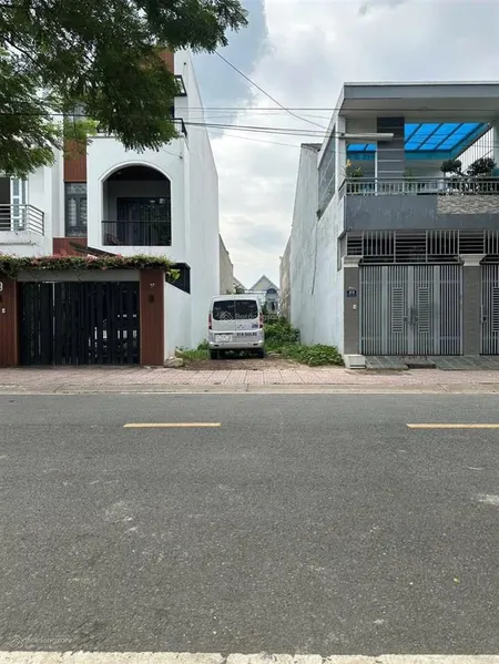 Bán gấp lô đất ngay khu phố đông tác dt 72m2 đường d1 ra mỹ phước tân vạn 1p di chuyển shr full thổ