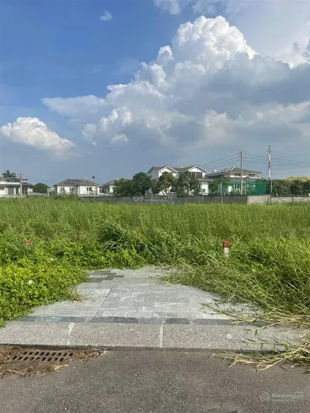 Bán nhanh nền đất kđt vạn phúc city, 105m2, giá chỉ 9,9 tỷ, view đẹp giá tốt, 0938 289 *** chị dung