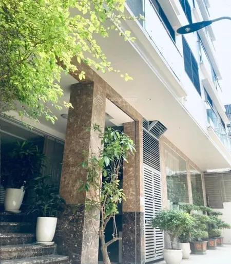 Hiếm - Bán tòa khách sạn, appartment gần mặt phố Võ Chí Công - 110 tỷ x 346m2 x10 tầng