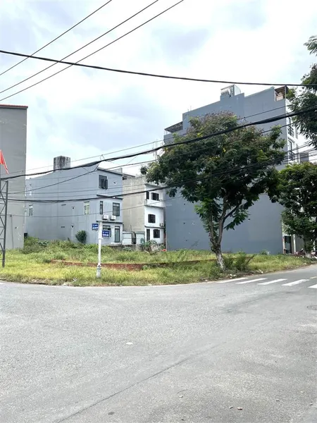 Lô góc 139m2 mt biển nguyễn xiển ng đình trân ngay sát quận ngũ hành sơn xây căn hộ , viila