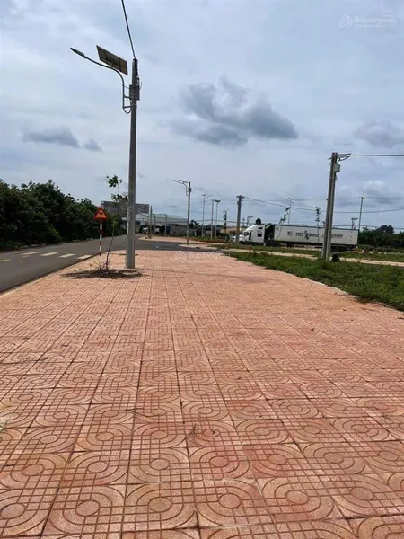 600m2 full thổ cư cực hiếm. ngay mặt tiền quốc lộ đường 30m. quá rẻ. quá rộng làm nhà xưởng, kd