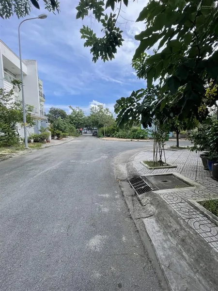 Bán nhanh 108 m đất nền ngay vòng xoay liên phường quận 9 giá tốt nhất thị trường