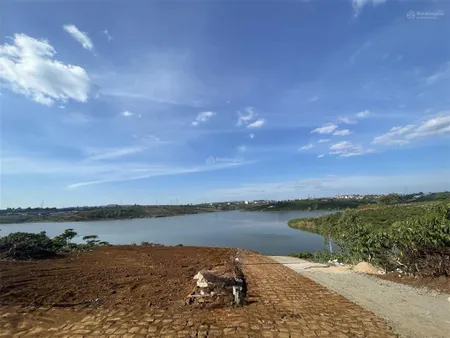 Bán 1.010m2 có (200m2 odt) đất trung tâm tt di linh giáp hồ tây giá 6 tỉ. tặng gpxd 3 tầng