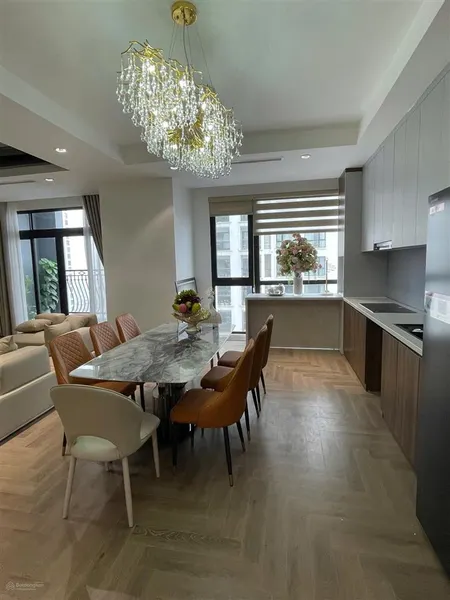 Bán căn hộ chung cư tại royal city 165m2 3pn giá 15,5 tỷ.