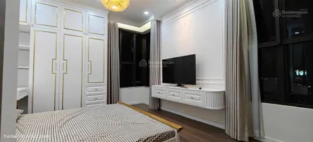 Chính chủ bán nhanh căn 3pn full nội thất giá 6tỷ150 tại toà st moritz có thể ở ngay. 0938 536 ***