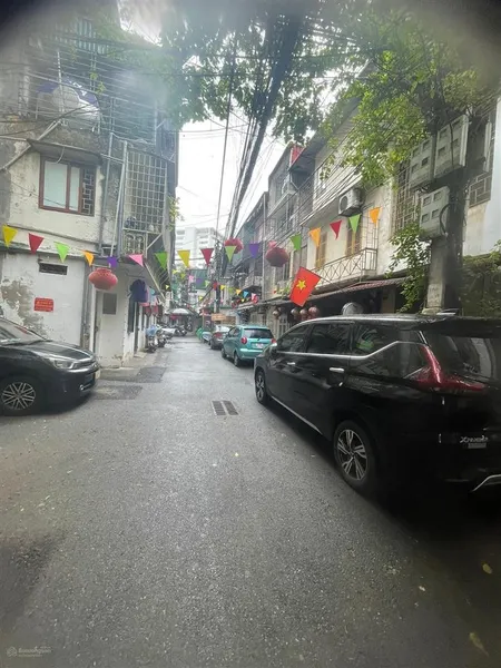 Siêu hiếm! tập thể nguyên hồng tầng 1 kinh doanh tốt giá chưa đến 4 tỷ.