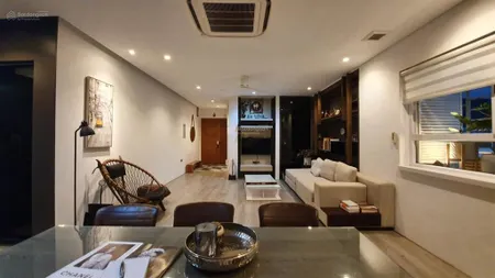 Bán gấp căn hộ cc học viện quốc phòng 136m2, 3pn 2vs cơ bản bc đông nam giá 9,3 tỷ. 0978 258 ***