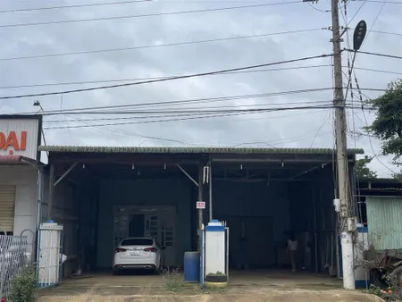 Nhà mặt tiền gần chợ đà loan, 10x45 đất thực tế, có 2 nhà ở.