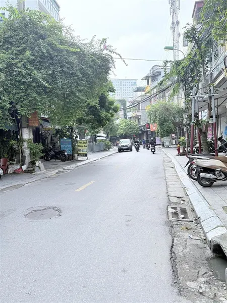 Bán nhà tại nguyễn khoái, hai bà trưng 56 tỷ, 250m2, kinh doanh vip nhà hàng khách sạn, 3ôtô tránh.