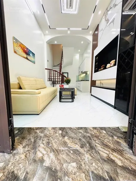 Vĩnh phúc ( hoàng hoa thám) dt 28 m 4 tầng mặt tiền 3.5 m giá 6.48 tỷ
