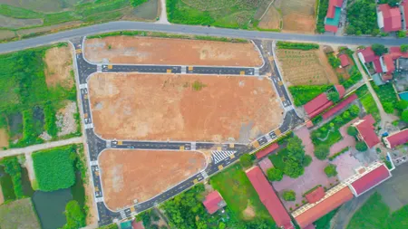 Đất trước cửa khu du lịch