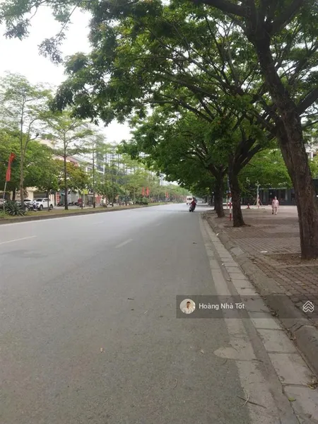 Bán đất tặng nhà 2 tầng phố sài đồng,mặt tiền khủng 12m, lô góc,ô tô đỗ cửa,gần aeon, ở, đầu tư đẹp