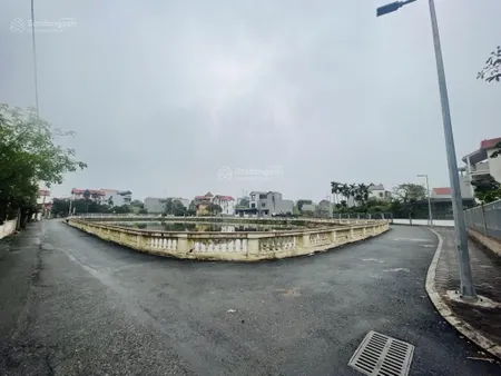 Đất đẹp bát khối, đông dư ô tô 16 chỗ đỗ cửa 40m2, 5.05tỷ
