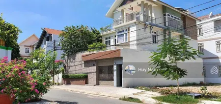 Rẻ hơn thị trường 5 tỷ! khuôn đất biệt thự siêu đẹp ngay ubnd q9 cũ 12.8x20m giá bán chỉ 18,5 tỷ
