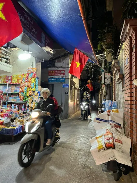 Bán nhà 23.5m² ngang 4.5m giá 12 tỷ Phường Tây Hồ
