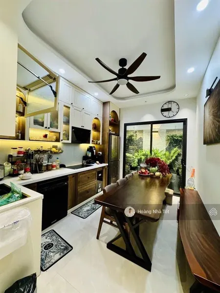 Nhà phố thạch bàn 5 tầng đẹp, ô tô đỗ cửa nhỉnh 6 tỷ, kinh doanh tốt