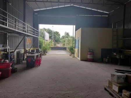 Bán nhà mặt tiền đường 10m tiện làm mặt bằng kinh doanh, kho . . .