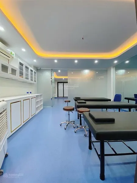 Siêu phẩm linh quang 9 tầng thang máy view hồ ô tô tránh kinh doanh đỉnh