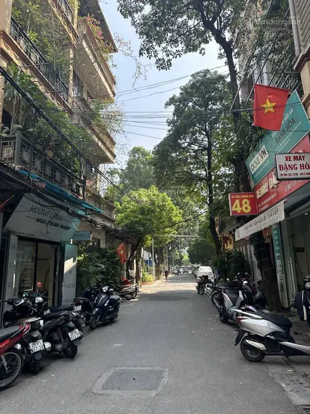 Bán nhà dân xây phố nguyễn văn huyên ô tô đỗ cửa cả ngày cách mp 40m 38m2 hơn 11 tỷ