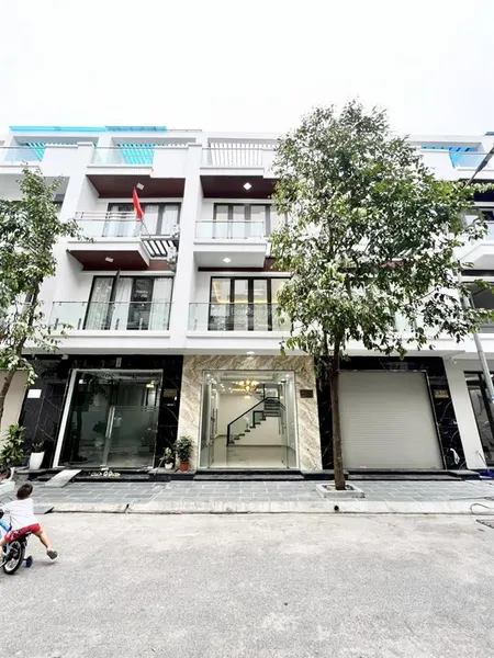 Bán nhà riêng dân xây ở xem nhà e. nguyên 0357 864 ***