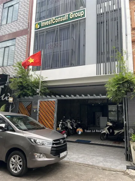 Toà nhà vp cty trần nhật duật q1 dt 6 x 17m 4 tầng xe hơi ngủ trong nhà giá chỉ 37,5 tỷ