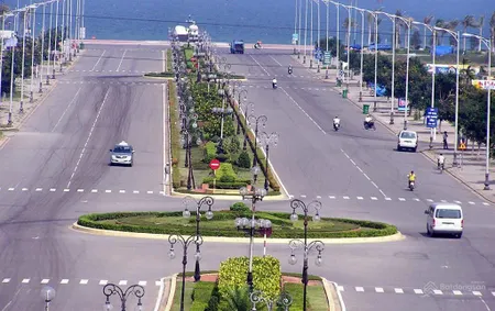 Bán đất mt phạm văn đồng, đà nẵng, dt 125m, đường 56m,lề 9m gần biển giá đầu tư tốt